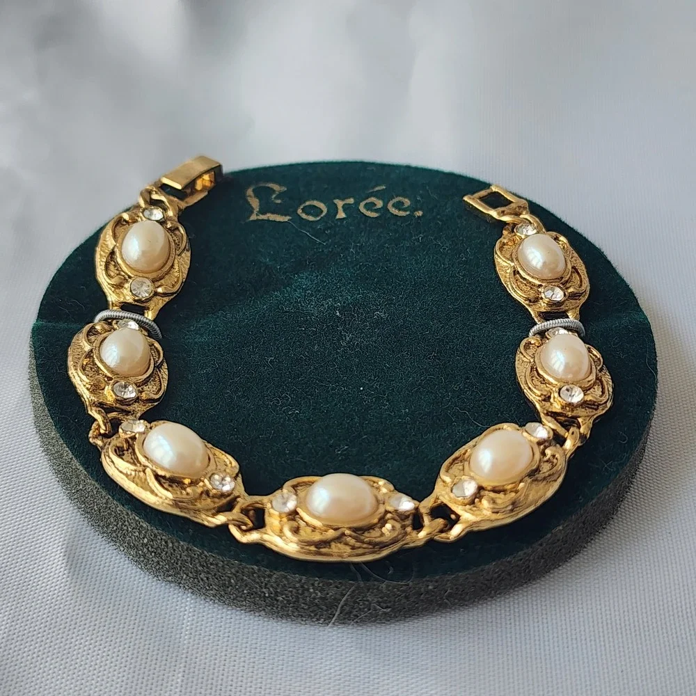 Loreé Gold Tone Faux Pearl Rhinestone Bracelet Costume Jewelry Elegant Rare NWOT - Picture 2 of 7